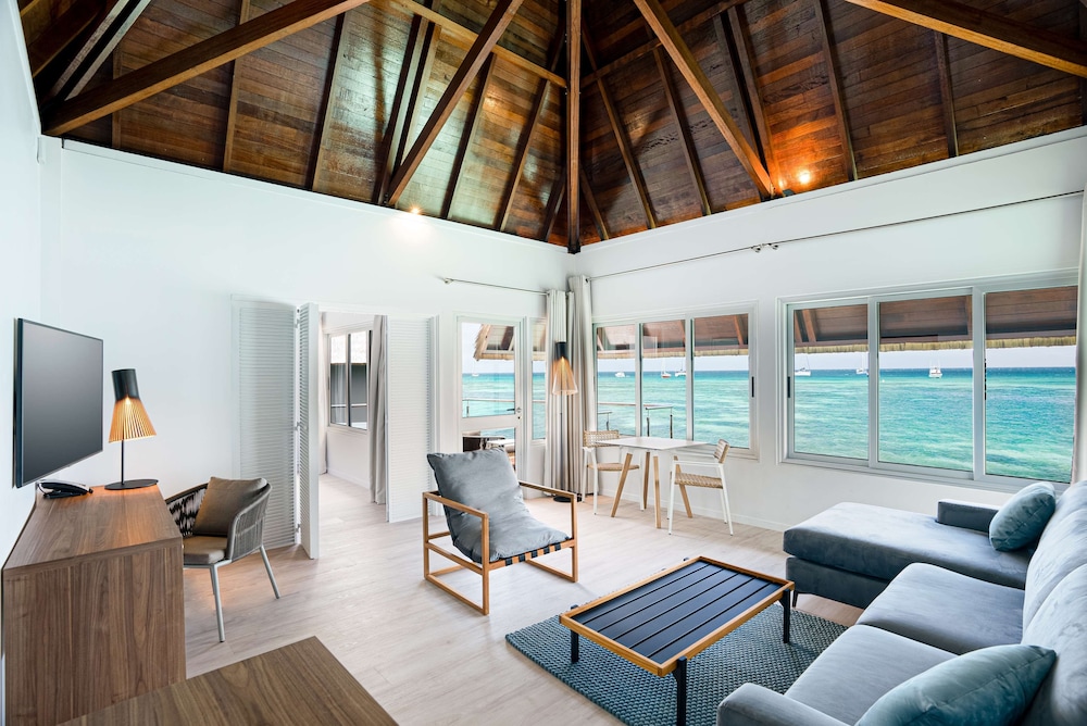 doubletree by hilton noumea ilot maitre resort