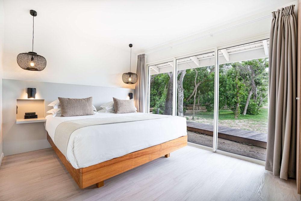 doubletree by hilton noumea ilot maitre resort