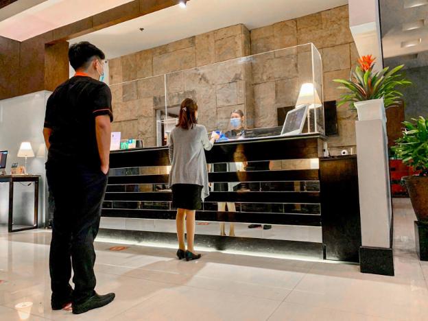 the b hotel