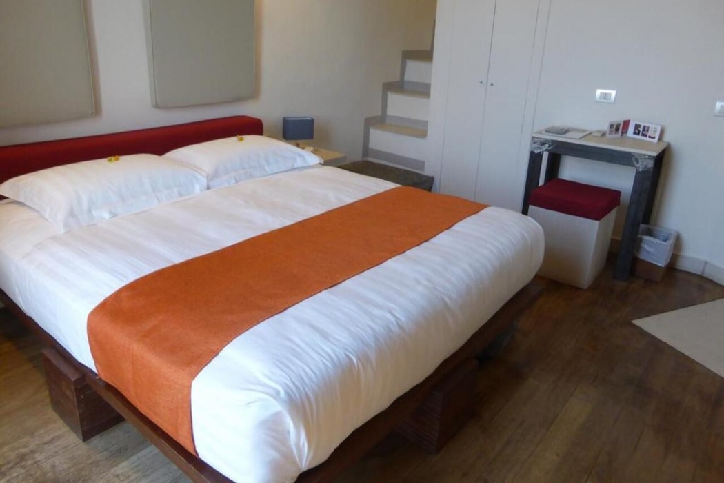 Micalo Art Rooms (Ex Micalo Boutique Hotel),Chiaia>>Campania,3 star
