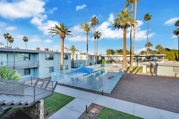 primo old town location with heated pool