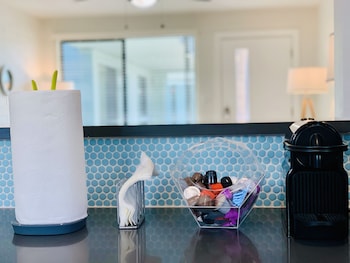 Primo Old Town Location With Heated Pool,,3.5 star