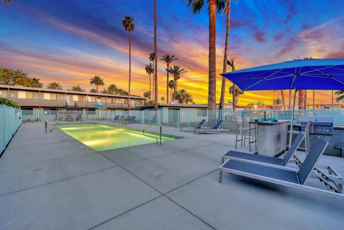 primo old town location with heated pool