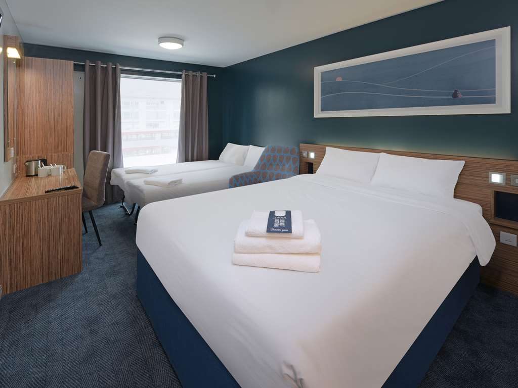 travelodge chertsey
