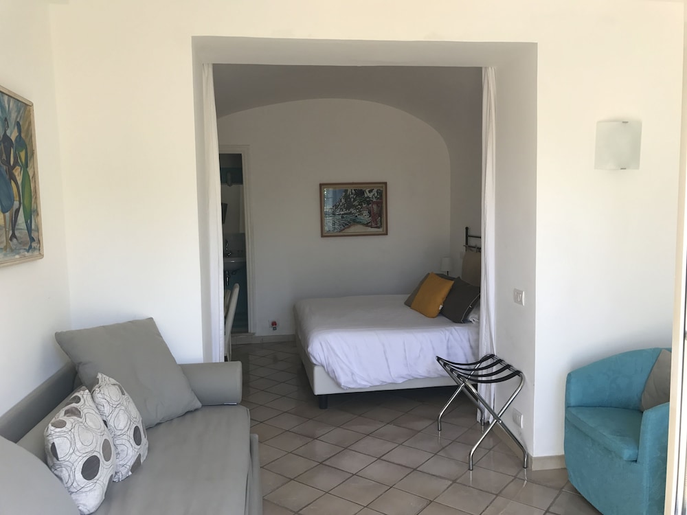 hotel la reginella