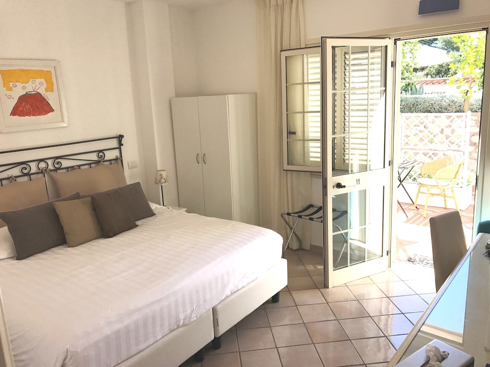 hotel la reginella