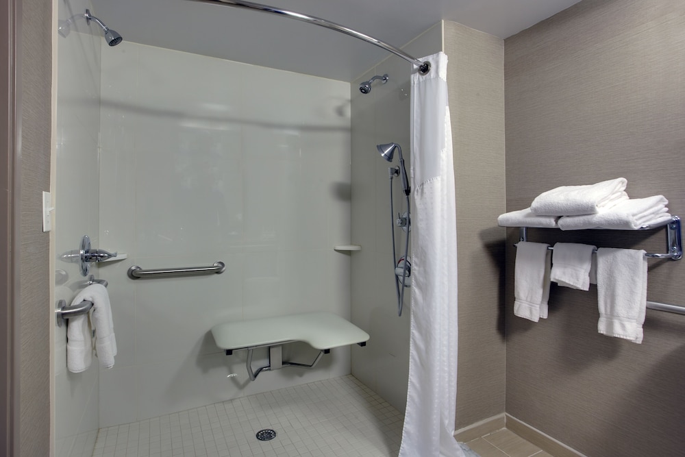 holiday inn express hotel and suites meadowlands area