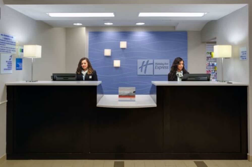 holiday inn express hotel and suites meadowlands area