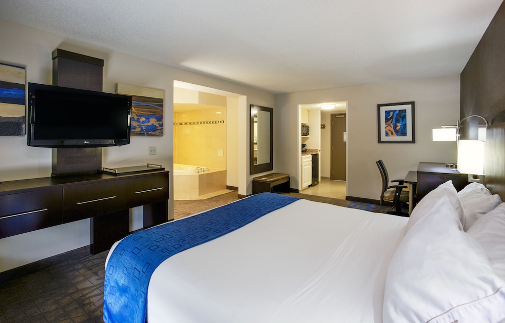 holiday inn express hotel and suites meadowlands area