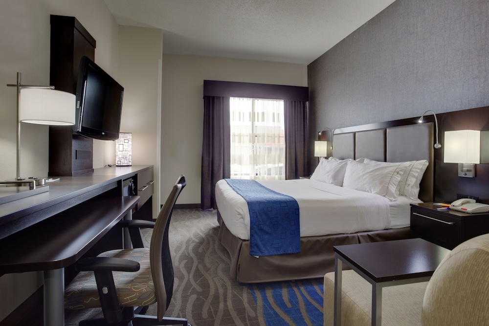 holiday inn express hotel and suites meadowlands area