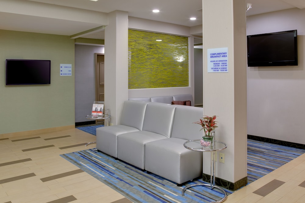 holiday inn express hotel and suites meadowlands area