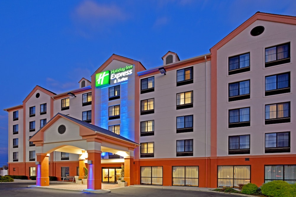 holiday inn express hotel and suites meadowlands area