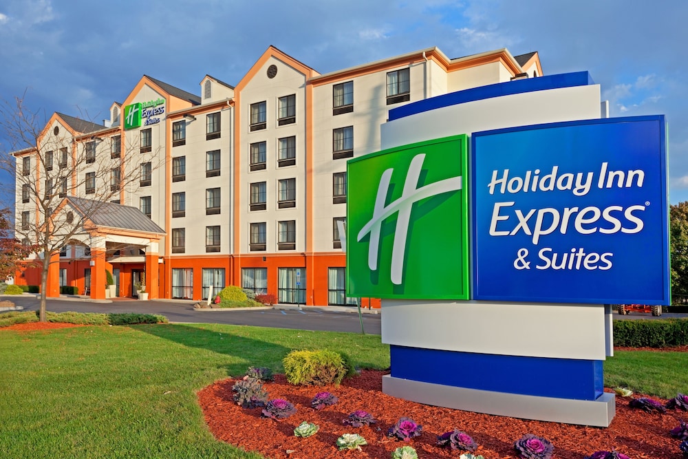 holiday inn express hotel and suites meadowlands area