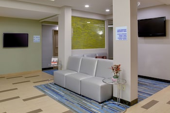 holiday inn express hotel and suites meadowlands area