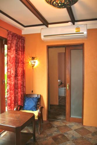 baan tildao pround fah exotic room on a hill