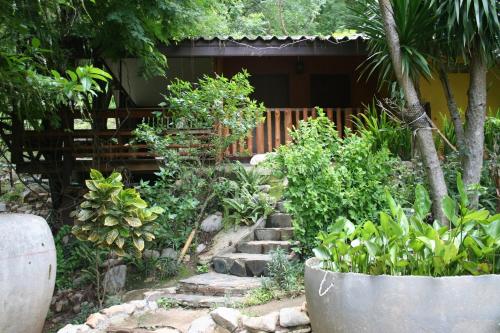 baan tildao pround fah exotic room on a hill