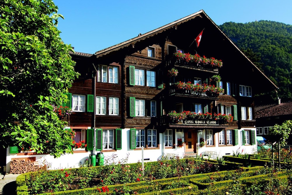hotel chalet swiss
