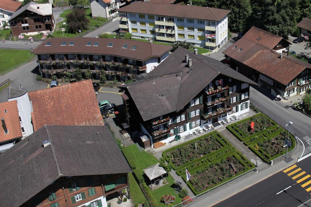 hotel chalet swiss