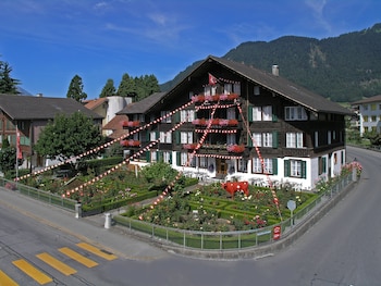 hotel chalet swiss