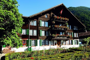 hotel chalet swiss