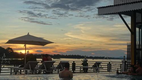 golden hotel dondet