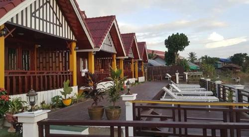 golden hotel dondet