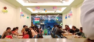 Hotel Apple,India>>Indore,2 star