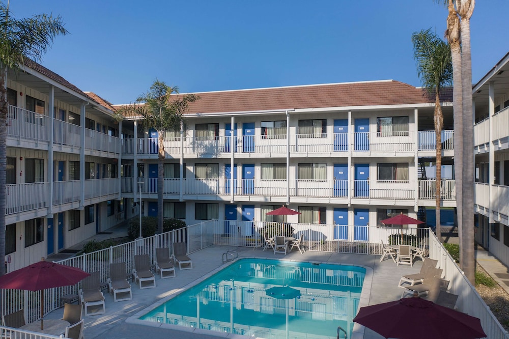 motel 6 carpinteria ca santa barbara north