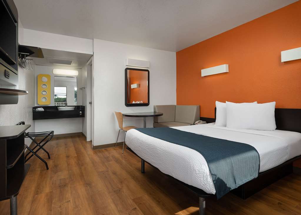 motel 6 santa barbara carpinteria north