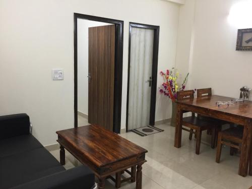 the raveesh 2 bhk serviced apartment