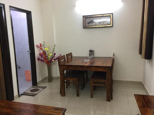 the raveesh 2 bhk serviced apartment