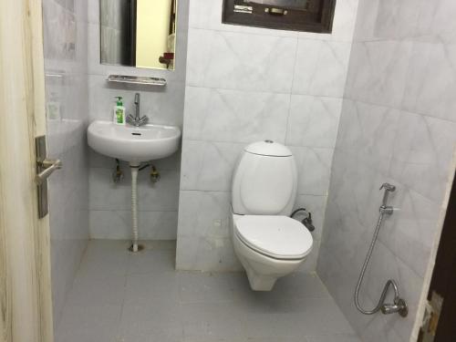 the raveesh 2 bhk serviced apartment