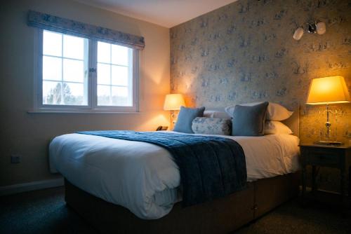 three salmons hotel