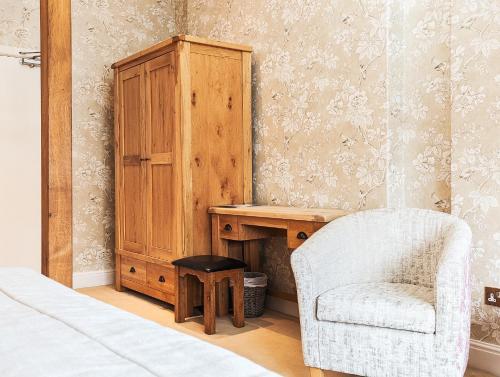 Three Salmons Hotel,Monmouth>>Brecon,3 star