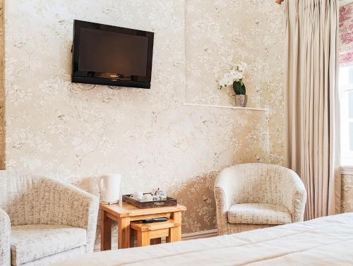 Three Salmons Hotel,Monmouth>>Brecon,3 star