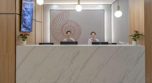 shell hotel shnaghai beiqiao metro station