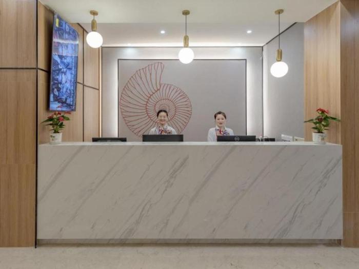 shell hotel shnaghai beiqiao metro station