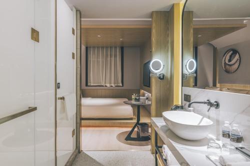 atour light hotel shanghai bund east nanjing road