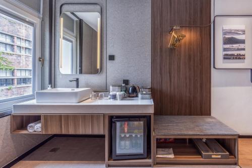atour light hotel shanghai bund east nanjing road