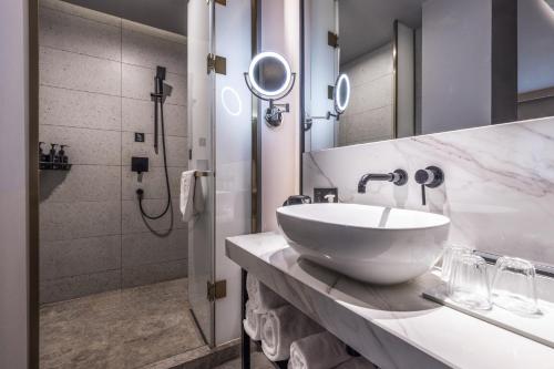 atour light hotel shanghai bund east nanjing road