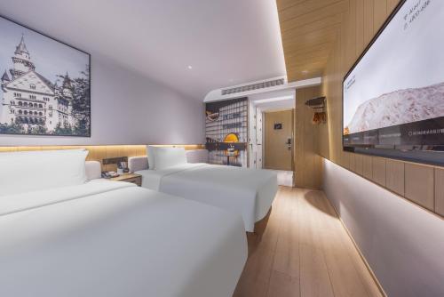 atour light hotel shanghai bund east nanjing road