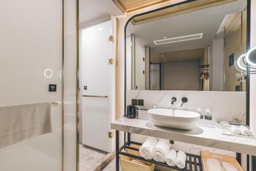 atour light hotel shanghai bund east nanjing road