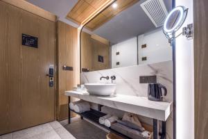 atour light hotel shanghai bund east nanjing road