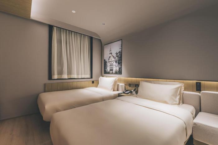 atour light hotel shanghai bund east nanjing road