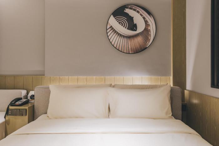 atour light hotel shanghai bund east nanjing road
