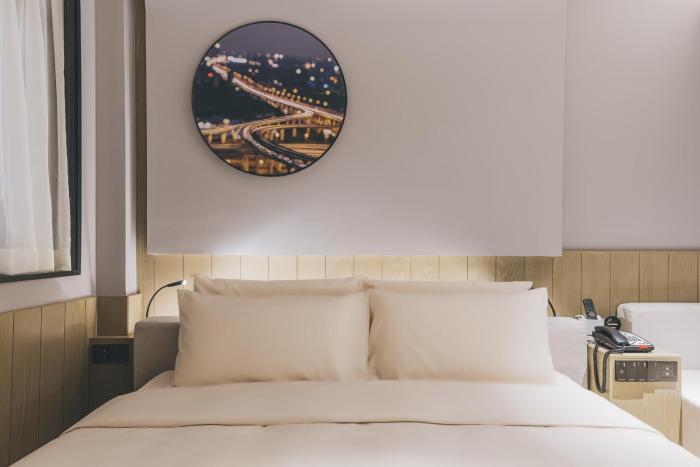 atour light hotel shanghai bund east nanjing road