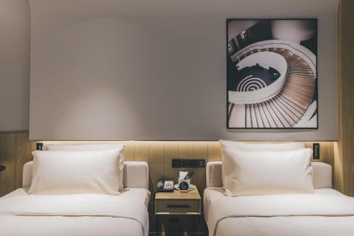 atour light hotel shanghai bund east nanjing road