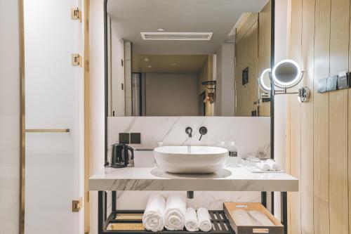 atour light hotel shanghai bund east nanjing road