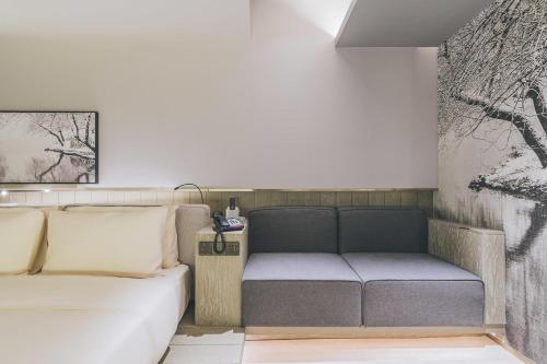 atour light hotel shanghai bund east nanjing road