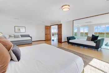 roami at the current